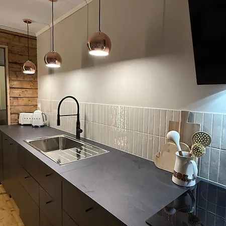 Central! Cozy! Apartment *